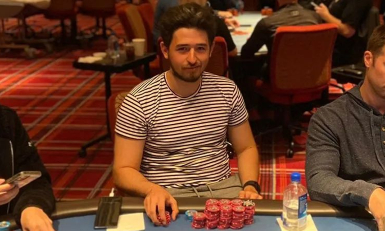 Matias Calabro at the poker table